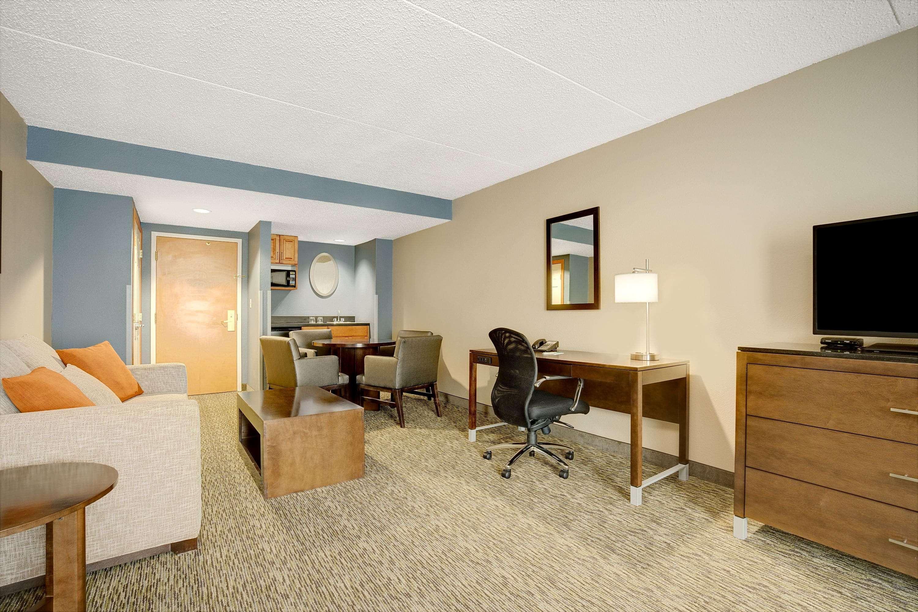 Wingate By Wyndham Fargo Hotel Exterior photo